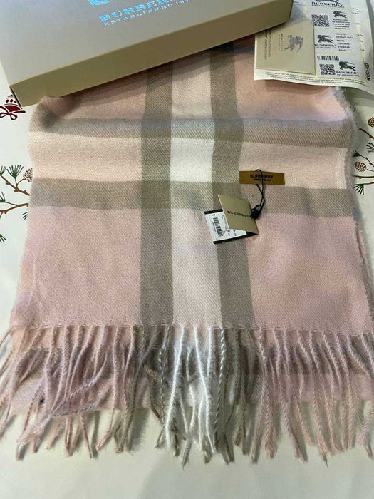 Шарф Burberry в клітинку рожевий
