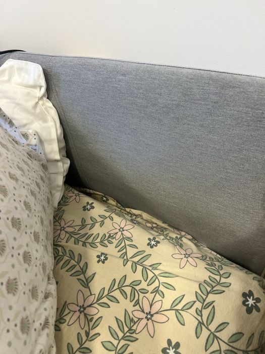 Cama solteiro slattum ikea pouco usada como nova