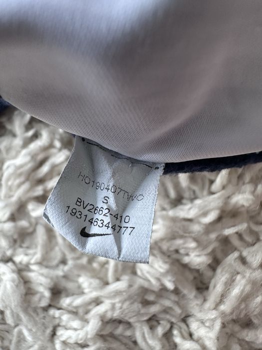 Світшот Nike.