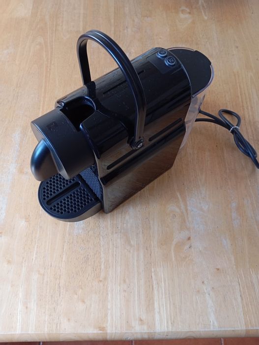 Máquina de café Nespresso avariada