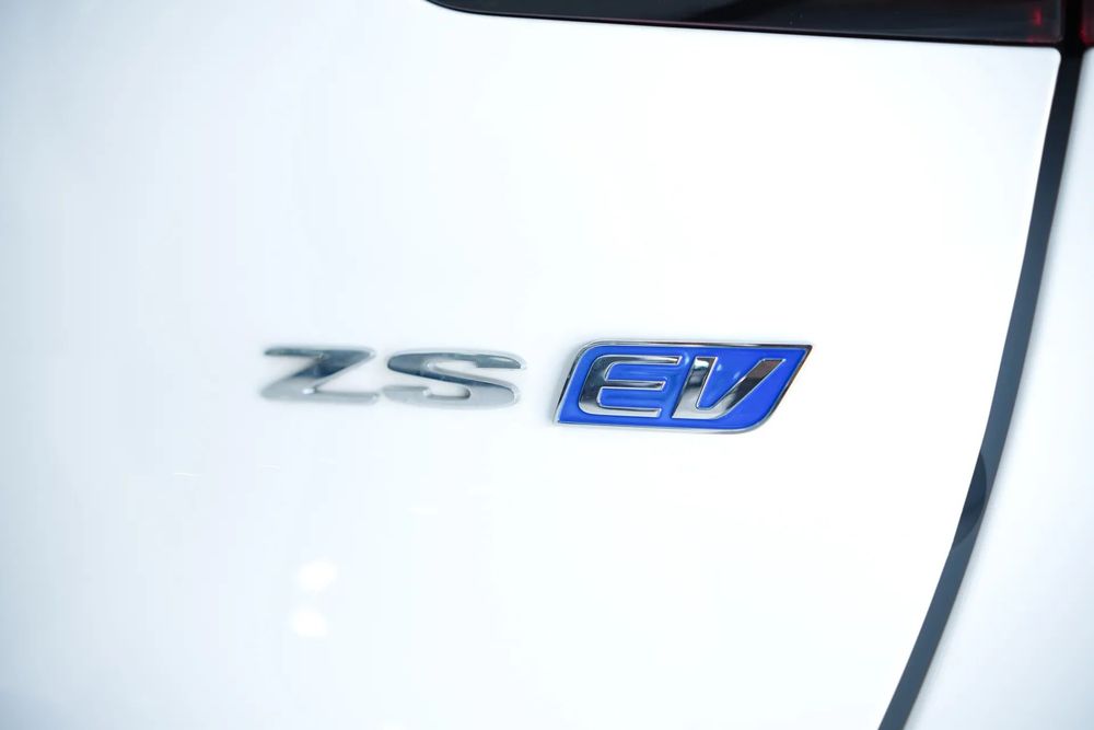 MG ZS EV 72.6 kWh Luxury