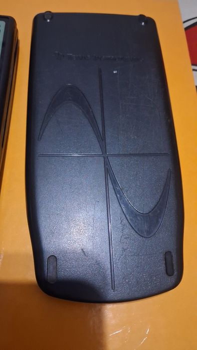 Calculadora Gráfica Texas TI-83 Plus (Completa)