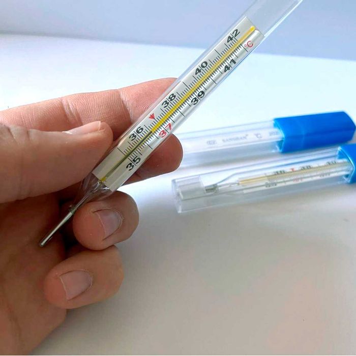 ртутний термометр у футлярі градусник ртутний скляний медичний. 150грн