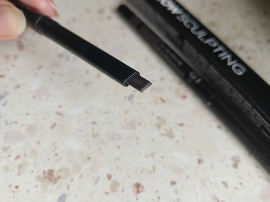 Dwie kredki do brwi Avon