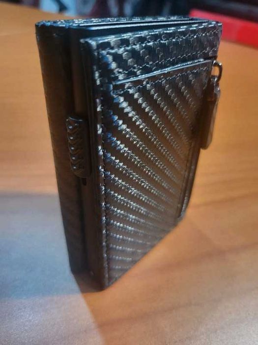 Carteira RDFI Carbon preta. Magnética. Nova. Excelente oportunidade