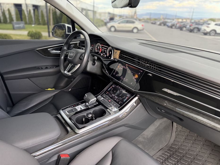 Продам Audi Q7 2021p