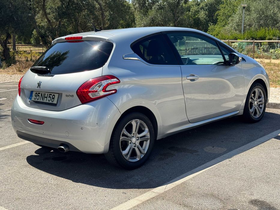 Peugeot 208 1.2VTi Alure 3p