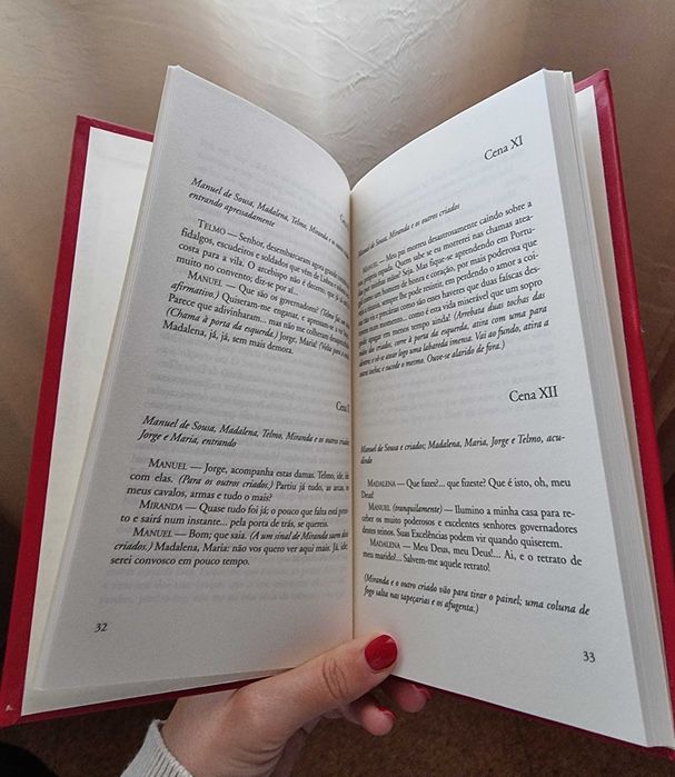 Livro "Frei Luís de Sousa" de Almeida Garrett
