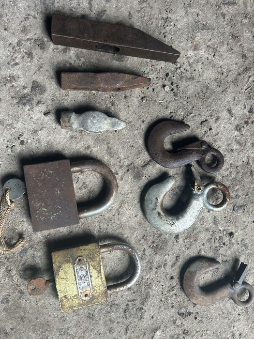 Продам замки и крюки