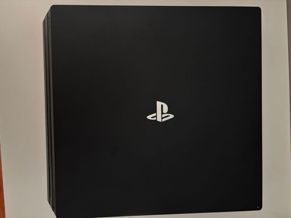 Ps4 pro em bom estado