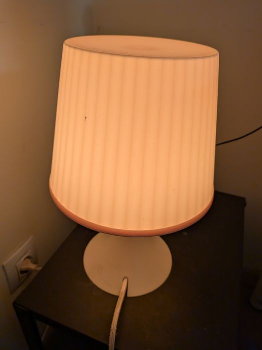 Candeeiro de mesa rosa / desk lamp