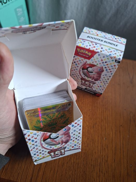 Vendo box de pokemon