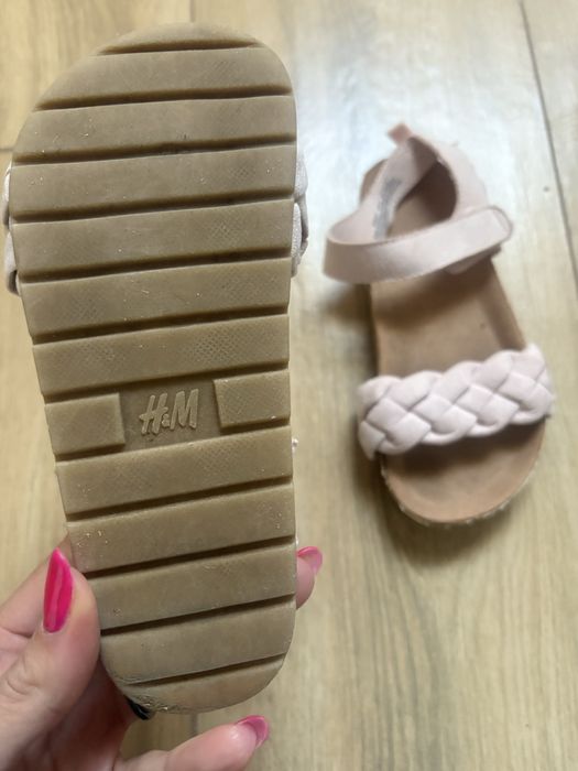 Sandałki różowe dziewczęce HM rozmiar 27