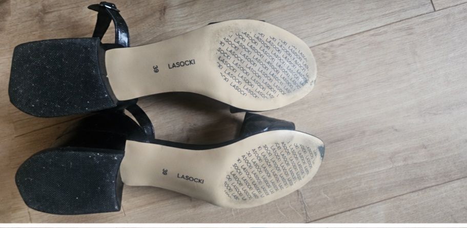 Skórzane sandały Lasocki