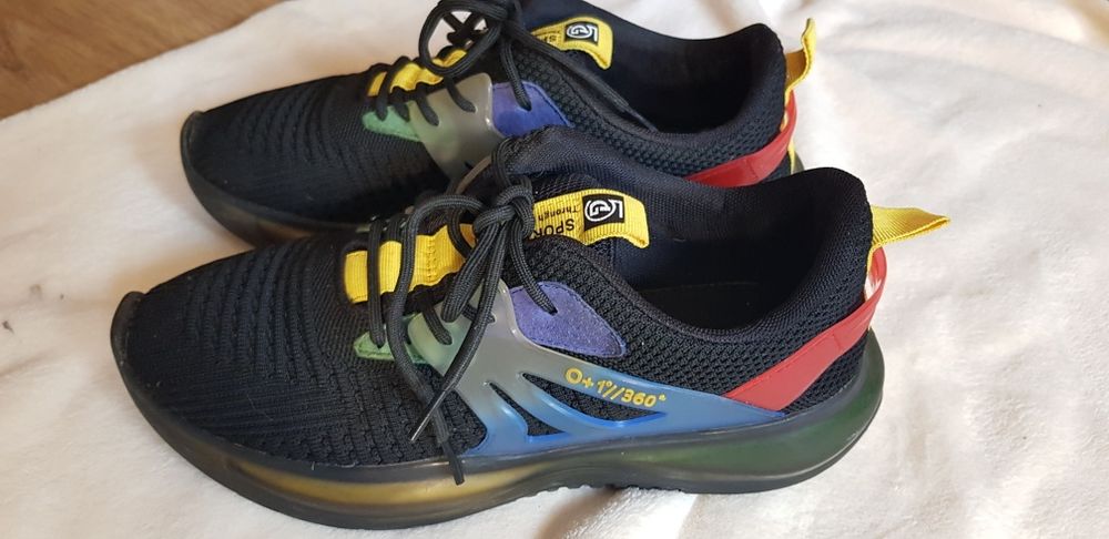 Buty sportowe 25,5 cm róż 40
