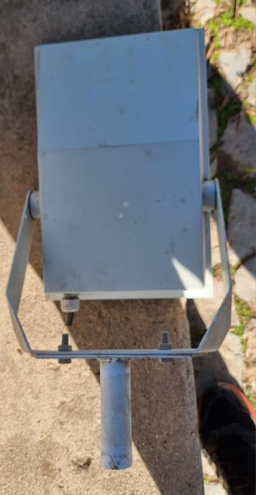 Holofote IP65 (IMPECÁVEL)