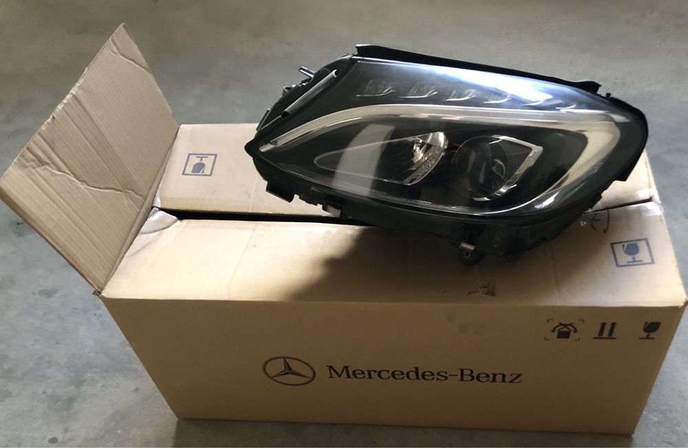 Optica esquerda Mercedes C  W205