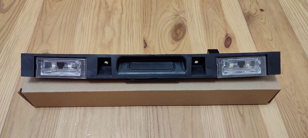 Планка підсвітка кнопка ручка відкривання багажника BMW X5 E53,X3 Е83,Q7,A6C6,A4B7 A4B6 A3 Passat B6 Touran Jetta5