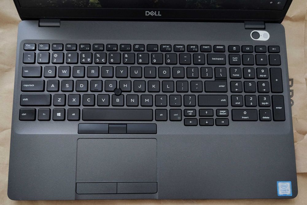 Laptop Dell Latitude 5500 15,6 i5 / 8GB RAM / 256GB SSD / Windows 11