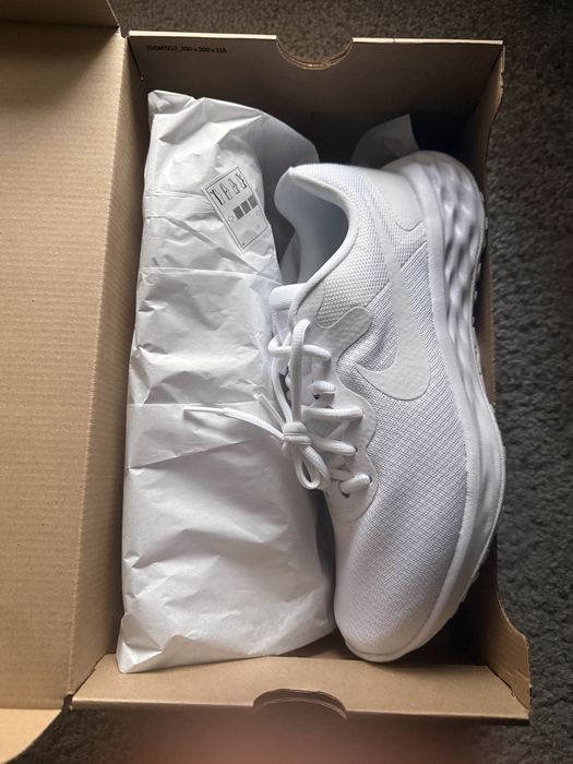 Buty męskie sportowe Nike REVOLUTION 6 NN rozmiar 42