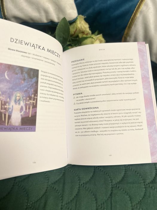 Księga Tarota Współczesny Przewodnik Po Czytaniu Kart Danielle Noel