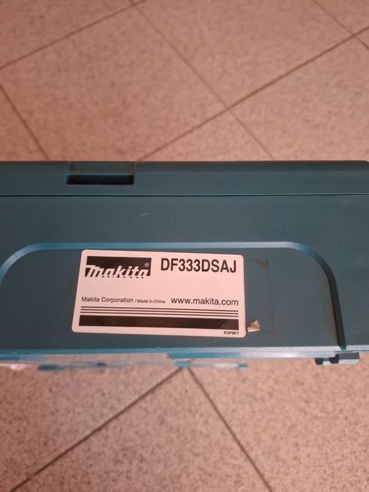 Máquina de furar e parafusar