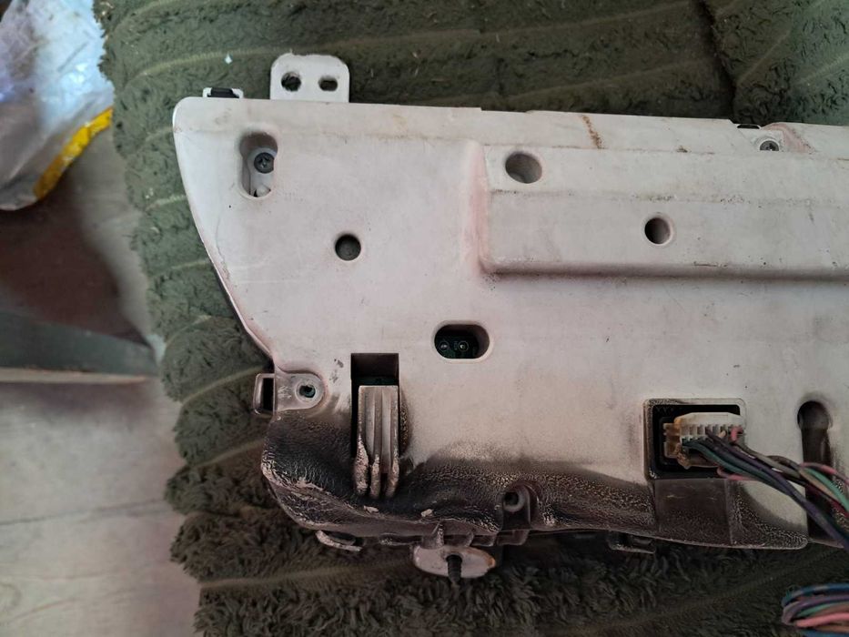 Приборка панель приборів приладів спідометр Тойота Кемрі 40 2.4 акпп