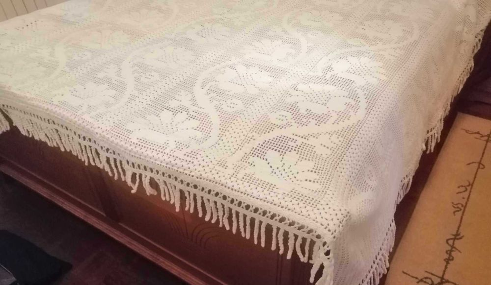 Antiga colcha renda branca feita à mão (Nunca foi usada)