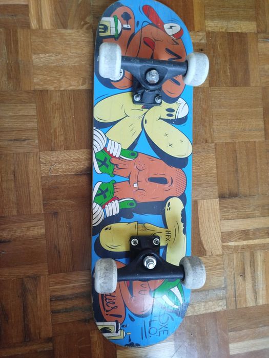 Skate básico de criança.