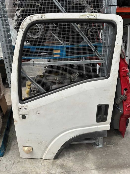 Porta Frontal Esquerda Isuzu NLR  (2011)