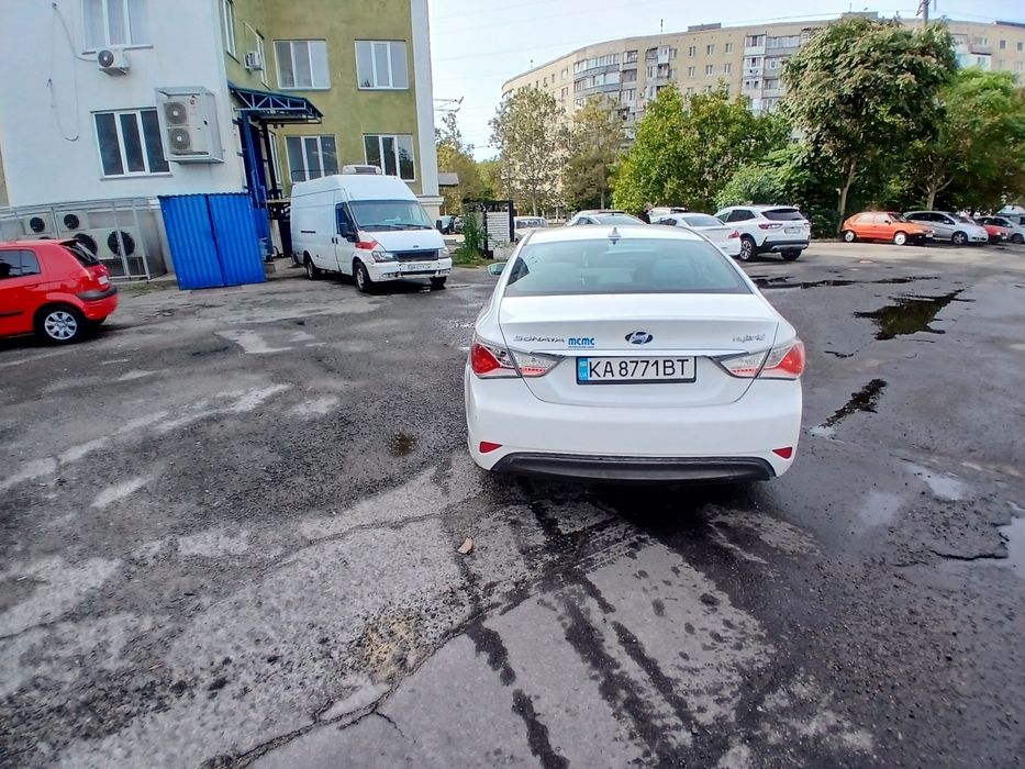 Hyundai sonata Гибрид