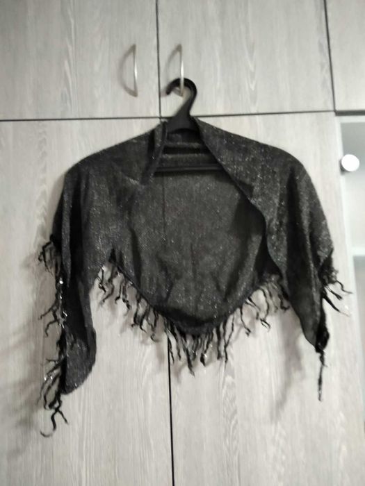 Косынка черная с серебряным люрексом и бахромой