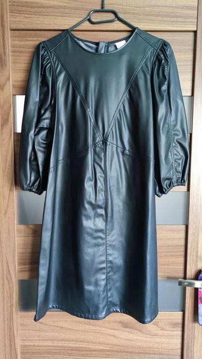 Sukienka z imitacją skory