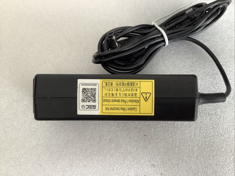 Carregador modelo ADP-45FE F para computador portatil