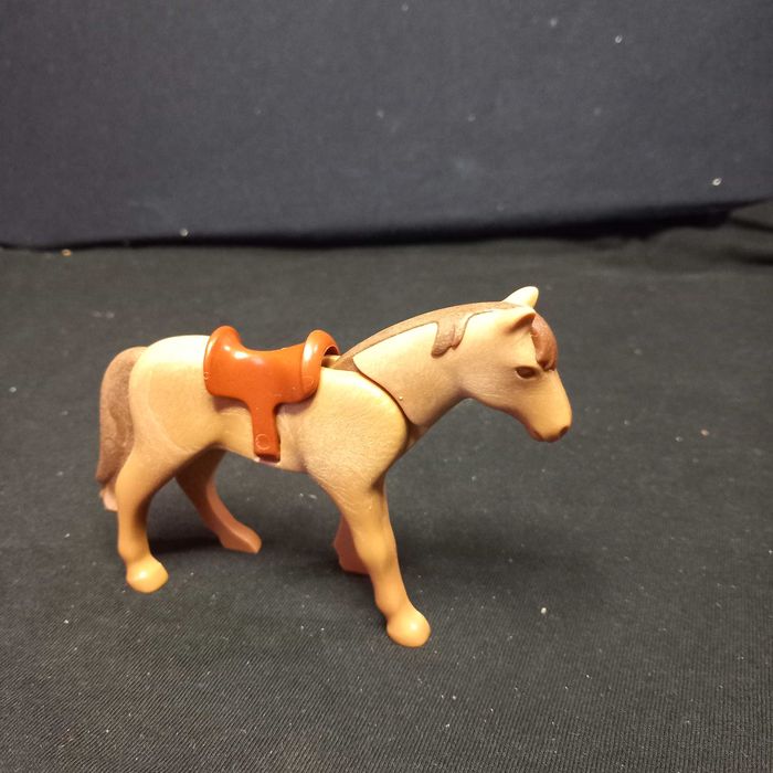 Playmobil cavalo castanho com sela