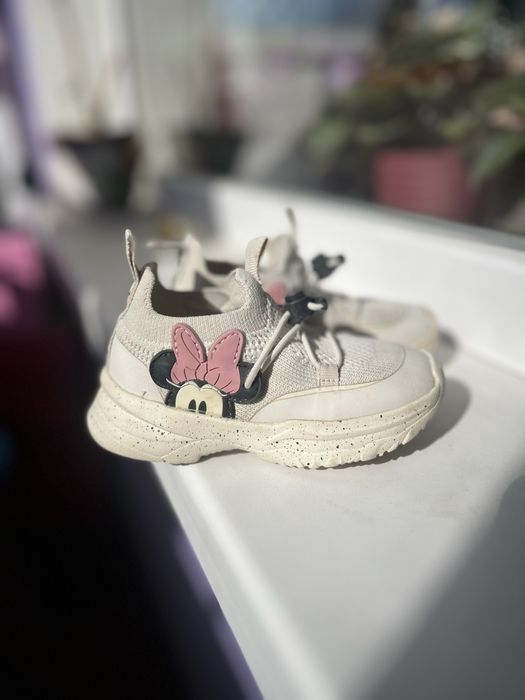 Кросівки весняні Zara