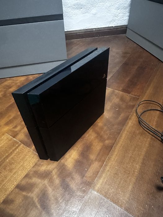 Playstation 4 + comando