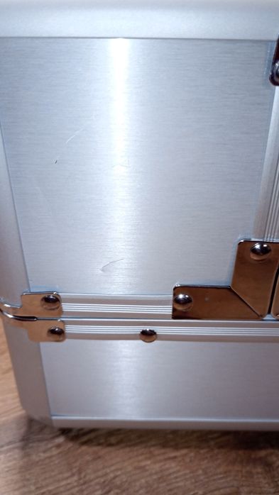 Kuferek na kosmetyki