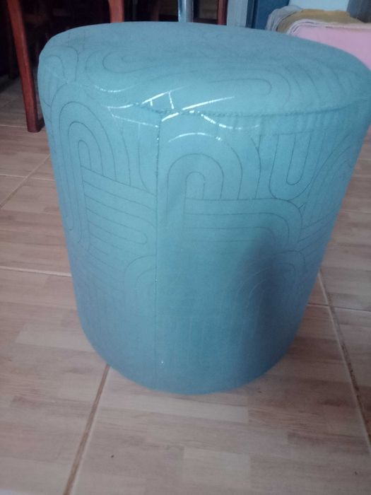 Puf muito nonitocomo novo