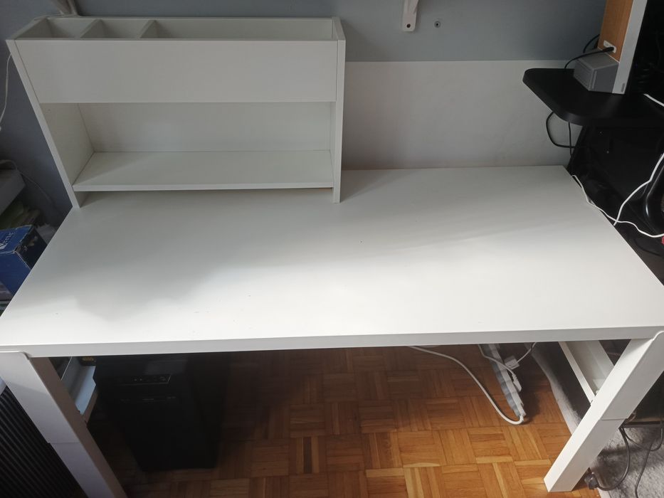 Biurko IKEA rosnące wraz z dzieckiem