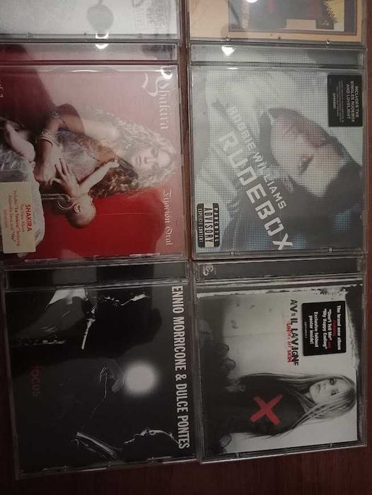 10 cds- amália, eric clapton,rhianna,shakira,britney spears,barbra streisand robbie williams ennio morricone dulce pontes lavigne