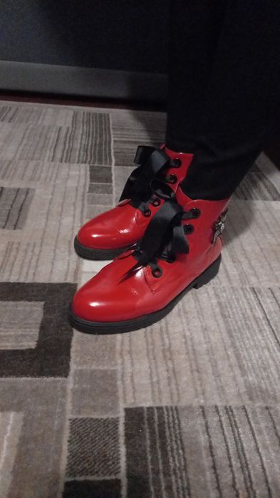 Продам чобітки у відмінному стані