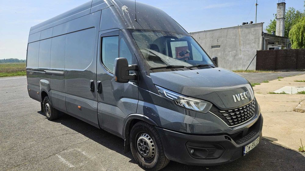 Wynajem busów Dostawczych i Lawet