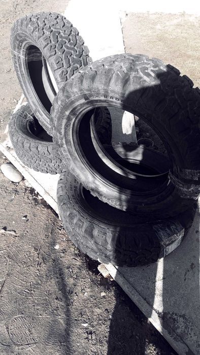 Продам шини 235/ 60 r 18