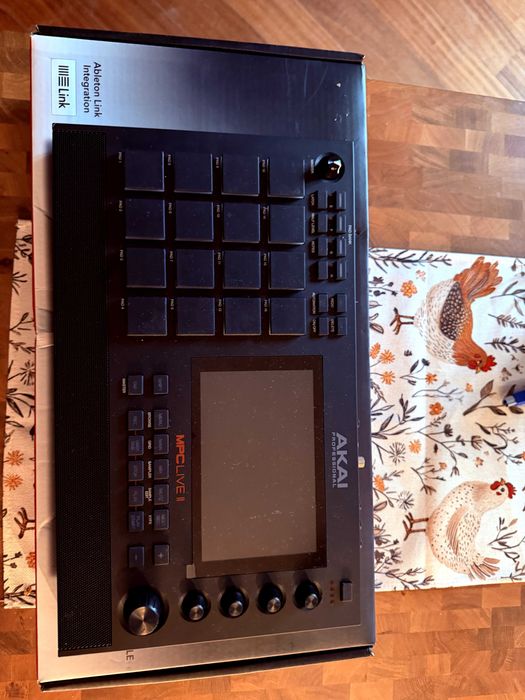 Akai MPC Live 2, stan igła