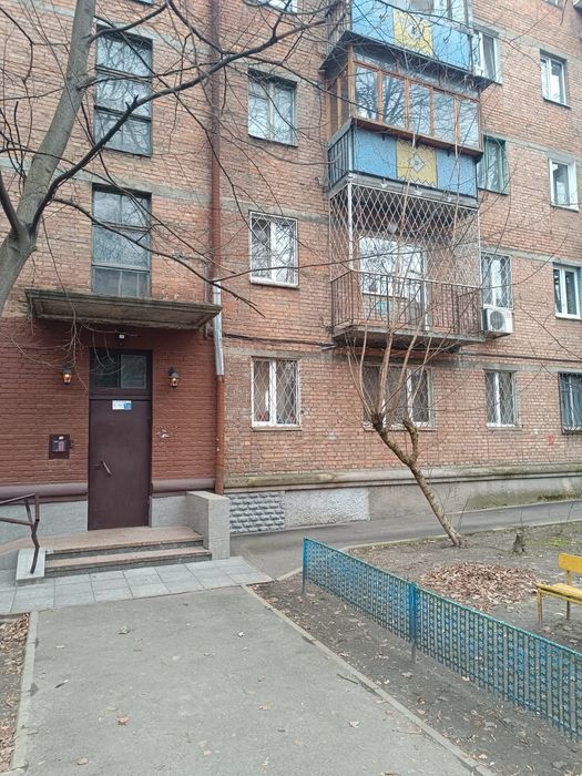 Аренда 3к Деревлянская 19б