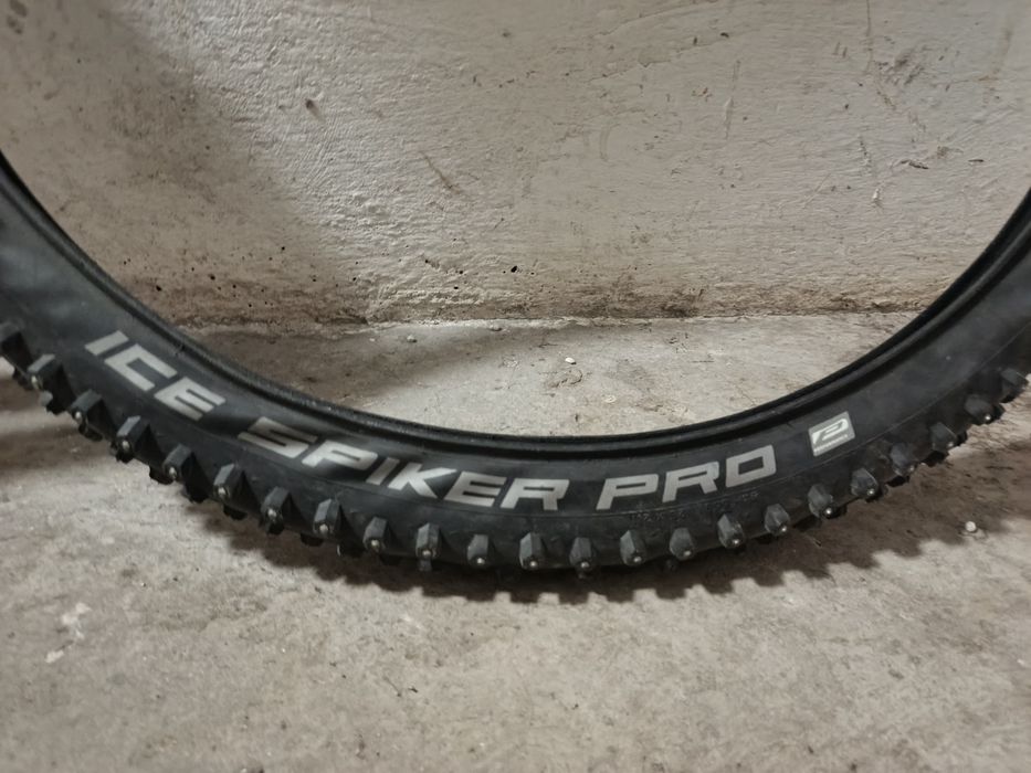 Schwalbe Ice Spiker Pro drutowa 26x2.1