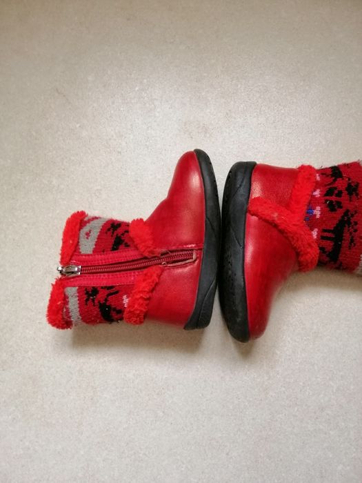 Продам сапожки на девочку