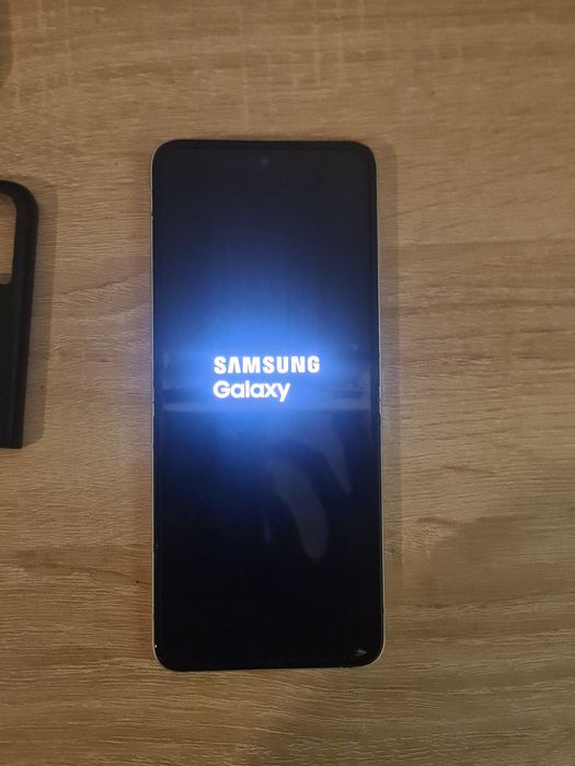 Vendo Telefone Samsung Galaxy Z Flip 3 5G Creme