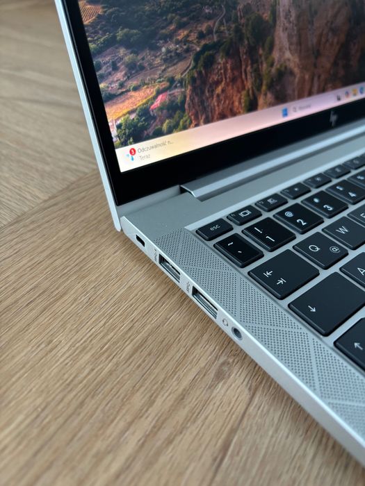 Laptop HP EliteBook 830 G8 i7-1185G7 16/ 512GB SSD 13,3" Bang Olufsen